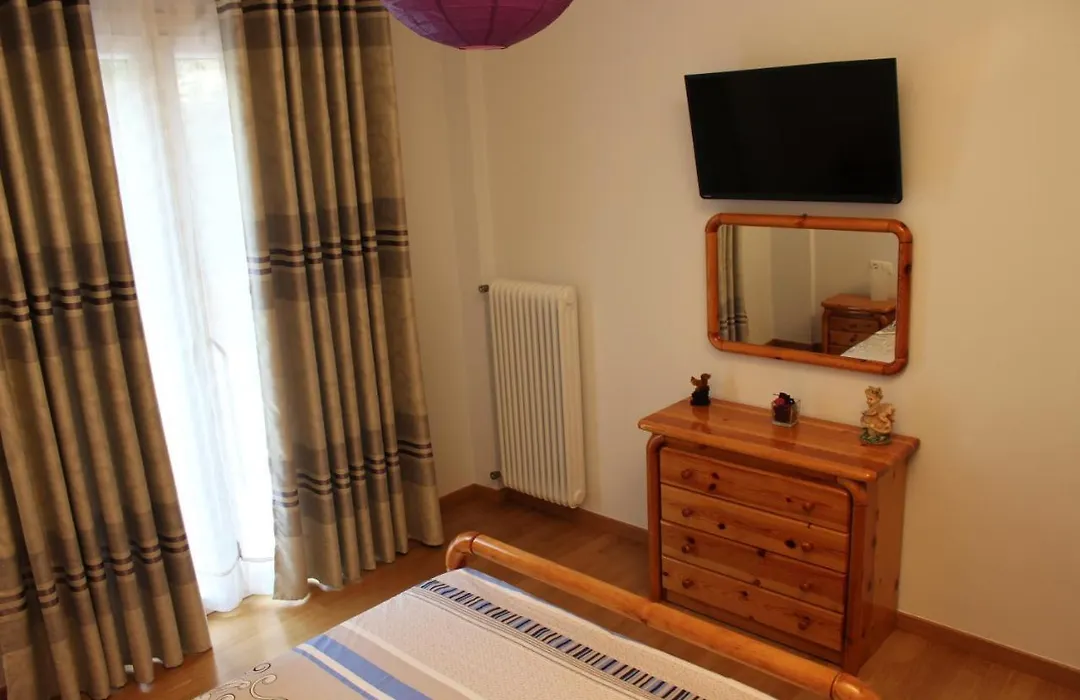 Comfortable Apartment In The Center Of Athens-1